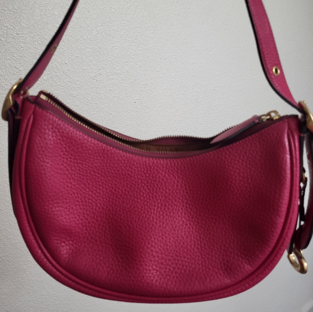 Elegant Pink Leather Shoulder Bag